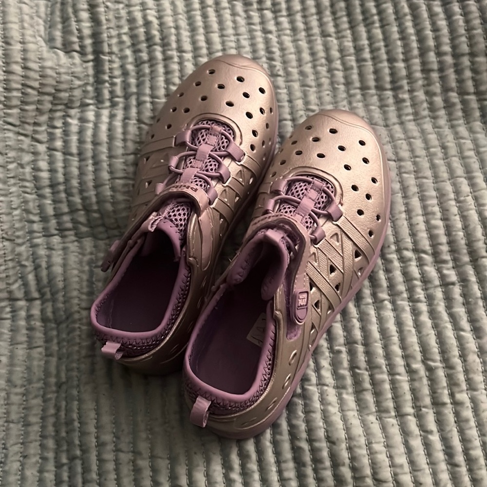 Stride rite phibian water shoes